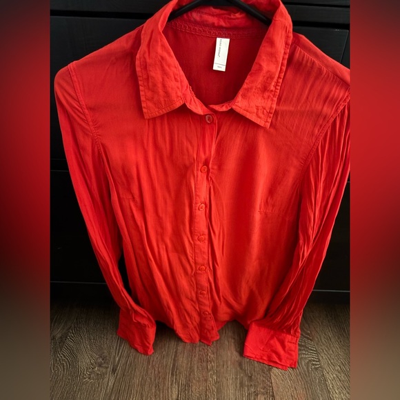 Vero Moda red blouse. - Picture 2 of 3